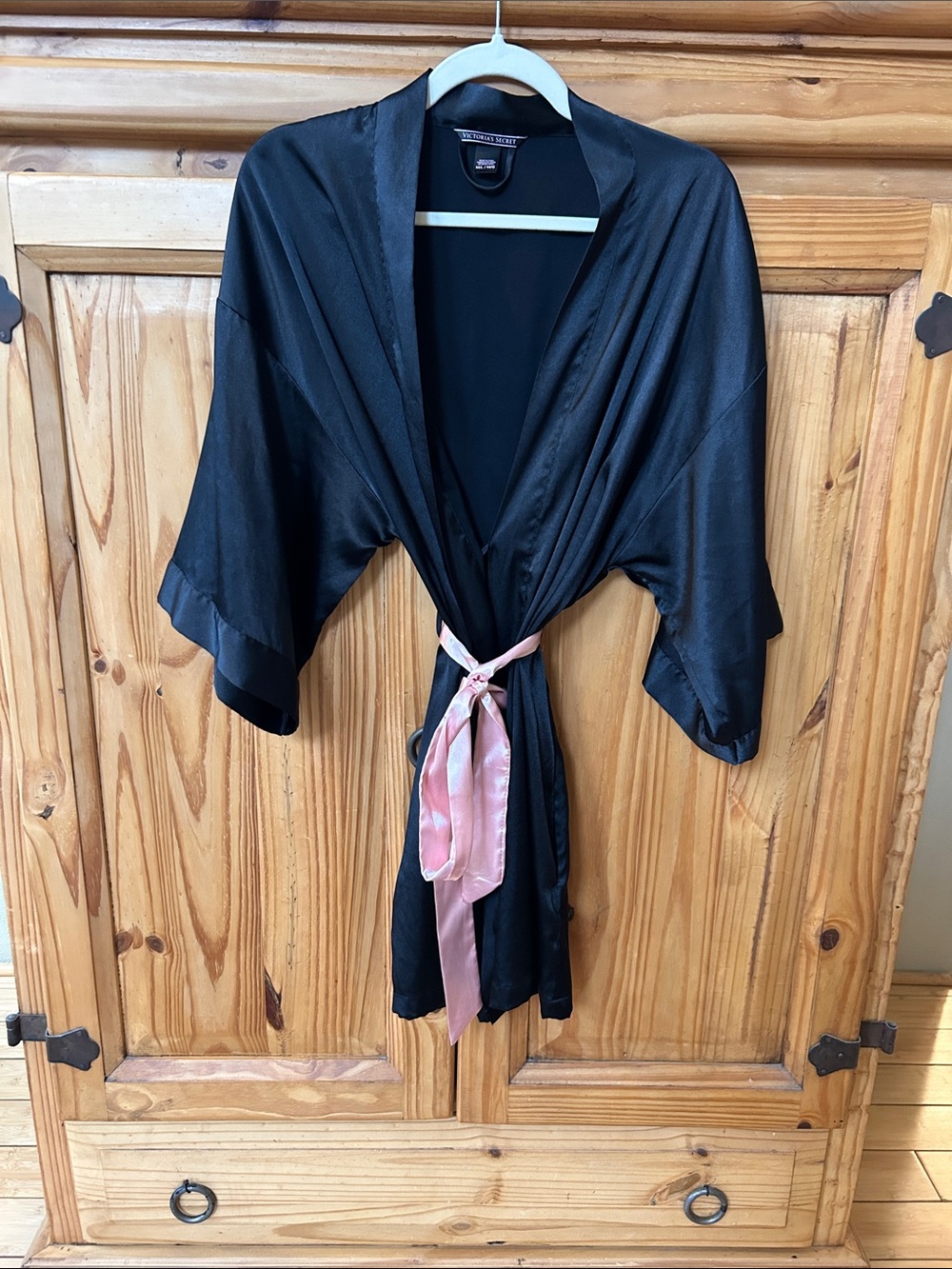 Victoria's Secret Black Satin Kimono‎ Robe with Pink Sash Pockets M/L